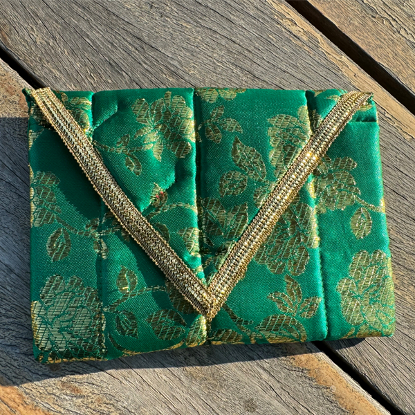 Traditional wallet - green